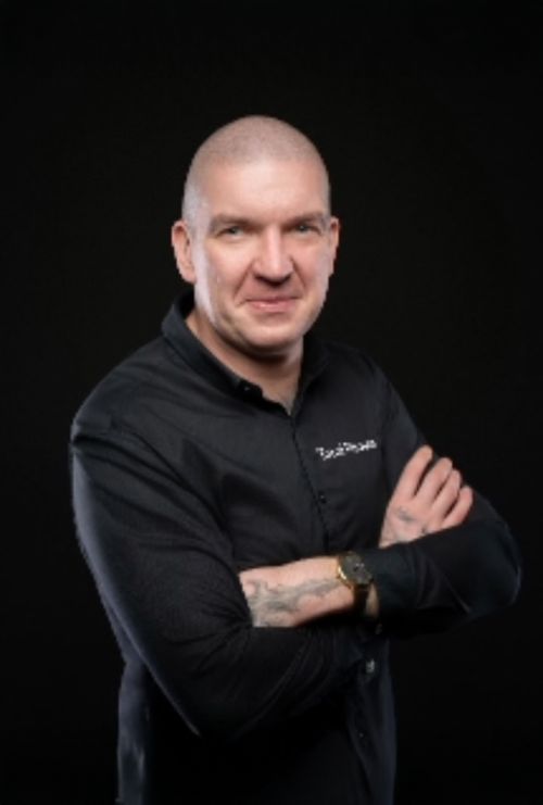 Marcin Kukialka | TotalFitouts